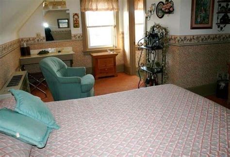 The Cozy Afghan Bed & Breakfast .